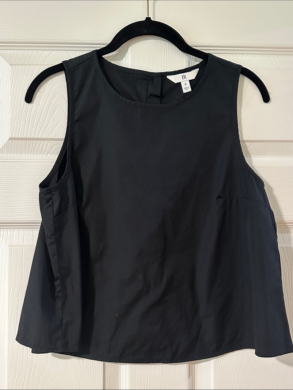 Banana Republic-Black Sleeveless Boxy Tank cropped top